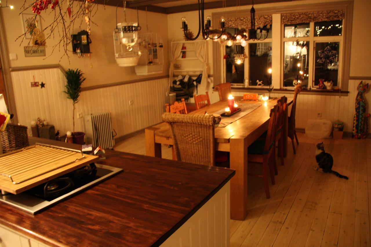 Julia'S Guesthouse B&B Hnaus Exteriör bild